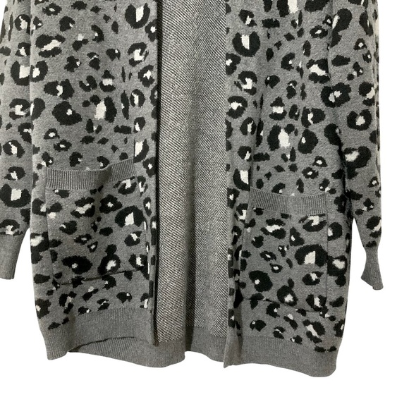 Elliot Lauren Animal Print Slouchy Gray/ Black Cardigan Sz Small - Picture 5 of 9